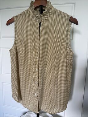 Ann Taylor Beige Houndstooth Sleeveless Button-Up Top